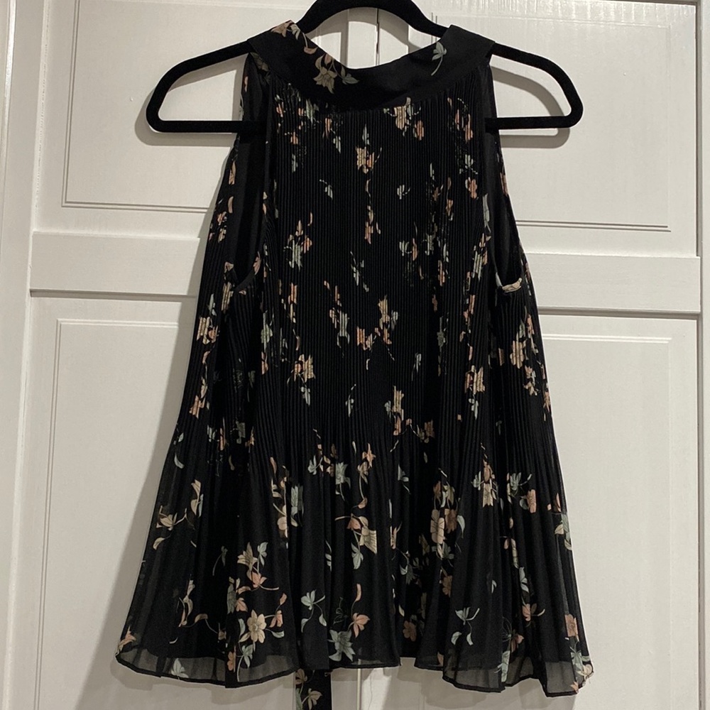 1.State High neck floral Ruched top